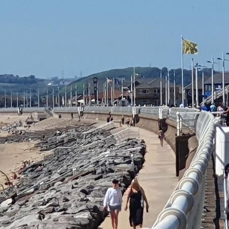 Beach Break Aberavon Holiday Home By The Sea Port Talbot Bagian luar foto