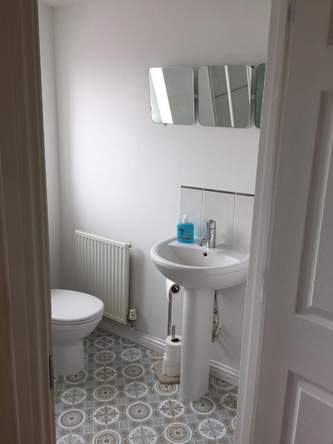 Beach Break Aberavon Holiday Home By The Sea Port Talbot Bagian luar foto