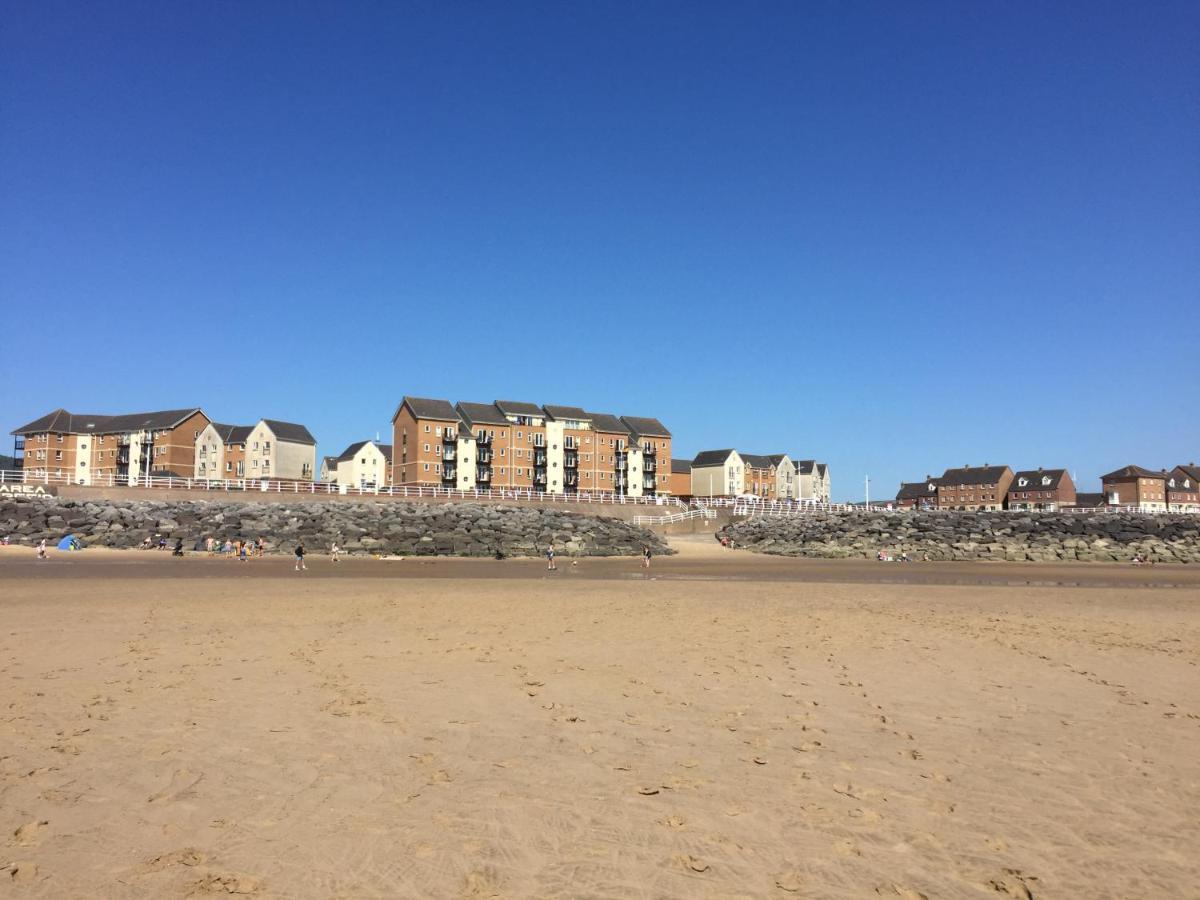 Beach Break Aberavon Holiday Home By The Sea Port Talbot Bagian luar foto