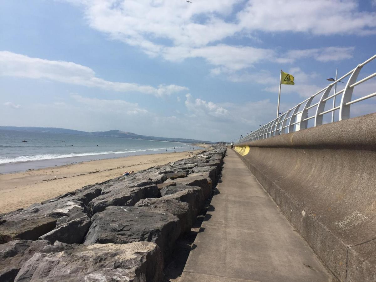 Beach Break Aberavon Holiday Home By The Sea Port Talbot Bagian luar foto