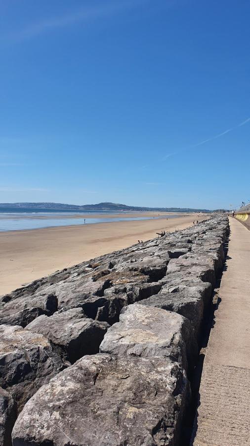 Beach Break Aberavon Holiday Home By The Sea Port Talbot Bagian luar foto