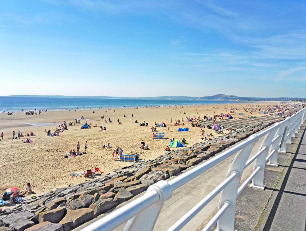 Beach Break Aberavon Holiday Home By The Sea Port Talbot Bagian luar foto