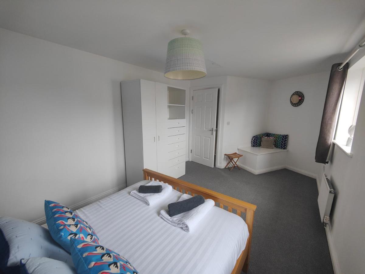 Beach Break Aberavon Holiday Home By The Sea Port Talbot Bagian luar foto